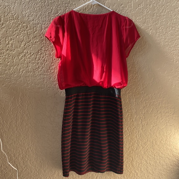 Small red dress - Picture 4 of 4